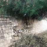 ...che anche qui hanno causato dei leggeri distacchi di pietre 